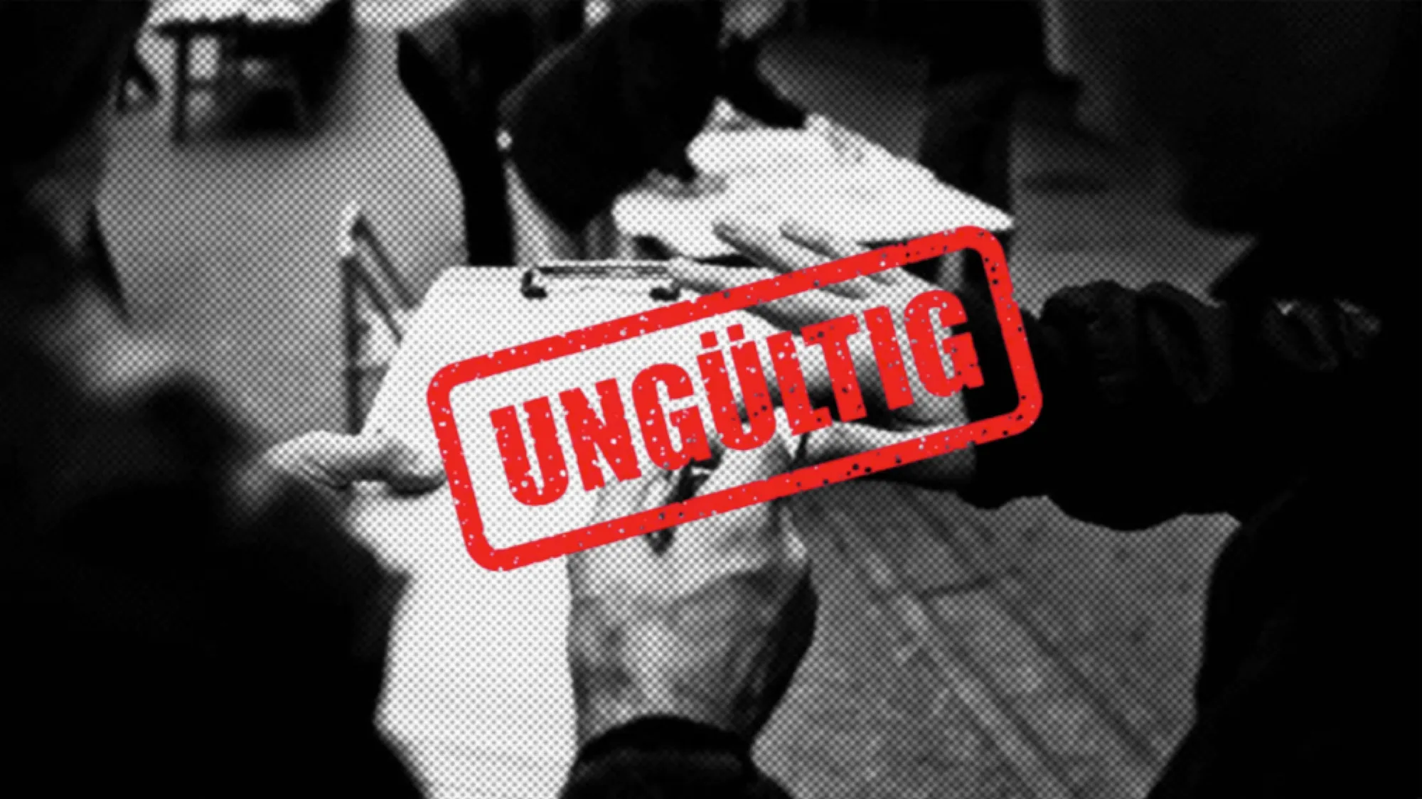 Schwarzweissbild: Hände halten ein Klemmbrett mit Unterschriftenbogen, darüber ein roter Stempel «UNGÜLTIG»