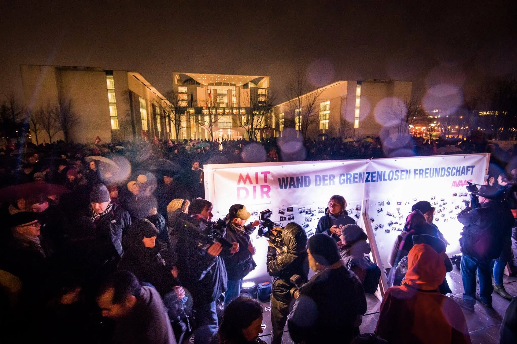 Bringt mit Mitdir.org auf die Strasse: AVAAZ-Aktion in Berlin 12.01.15