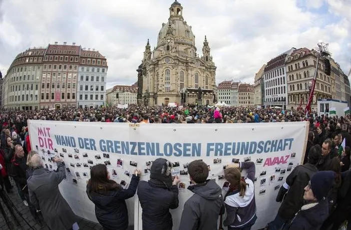 Bild zum Beitrag ‹Lovestorm für Fremdenfreundlichkeit: der neue Schweizer Exportschlager›